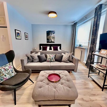 Bl - The Executive Suite, Boru - 24Hr Self Check-In, Free Private Parking, Balcony With Mountain View, 5 Minute Walk To City Center 班斯卡-比斯特里察 外观 照片